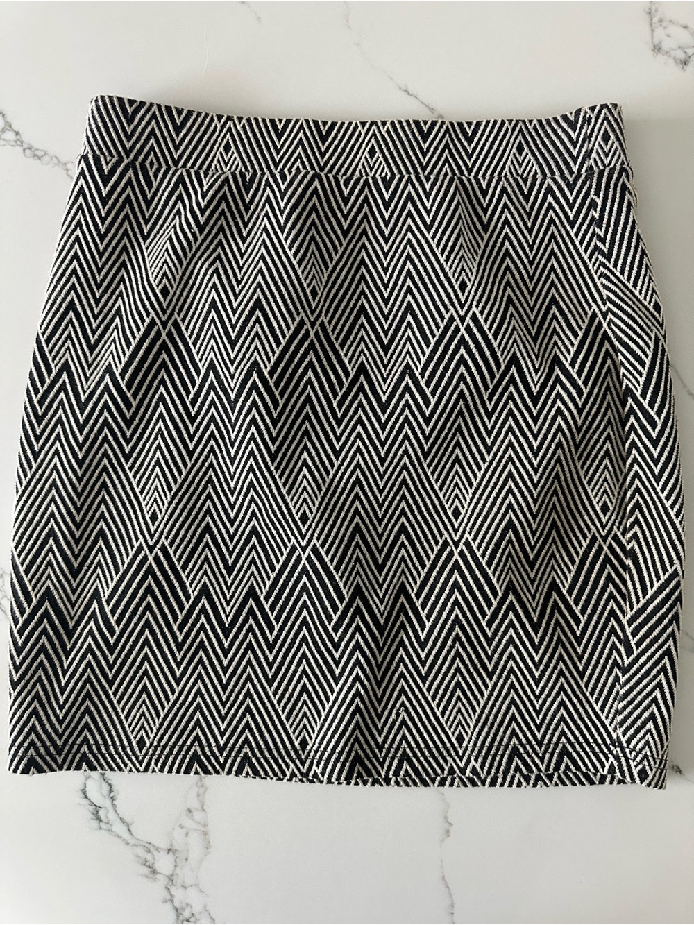 Suzy Shier Black and White Chevron Mini Skirt